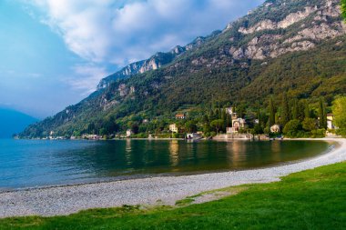 Varenna, Como Gölü, İtalya 20 Eylül 2019. Varenna, Como Gölü 'nde küçük bir kasaba. İtalya 'da Lakeside manzarası.