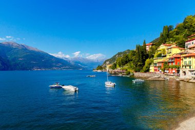 Varenna, Como Gölü, İtalya 20 Eylül 2019. Varenna, Como Gölü 'nde küçük bir kasaba. İtalya 'da Lakeside manzarası.