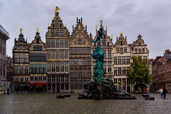 Antwerp Belgium Ekim 2019 Brabo Fountain Rain Day Grote Markt — Stok fotoğraf
