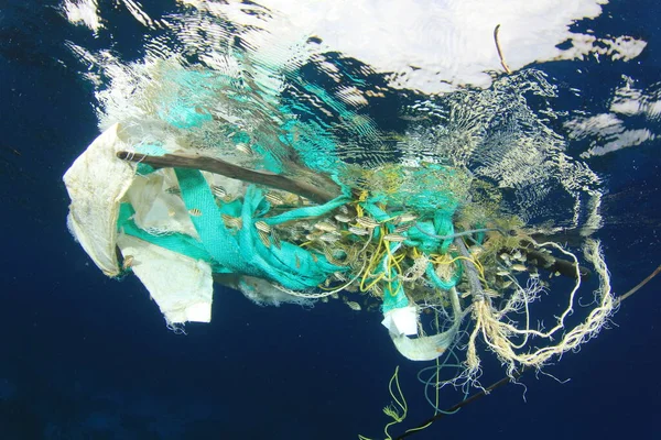 Plastikmüll Verschmutzt Die Ozeane Umweltproblem Konzept — Stockfoto