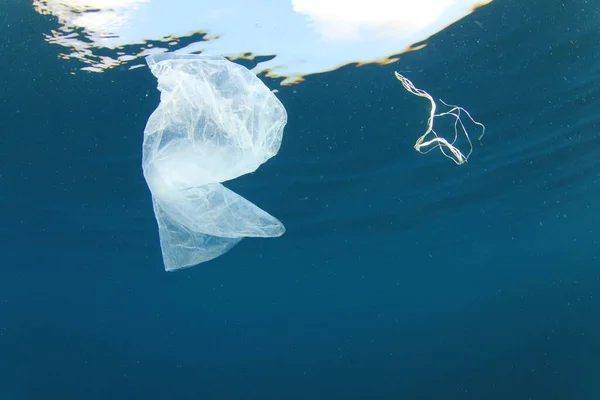 Muovijätettä Meressä Ympäristöongelman Käsite — kuvapankkivalokuva