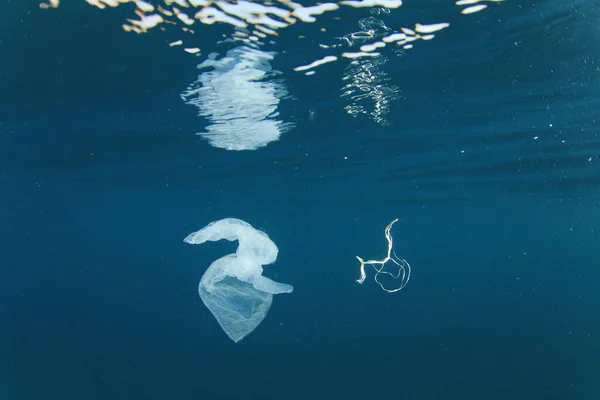 Poluição Lixo Plástico Oceano Conceito Problema Ambiental Fotos De Bancos De Imagens