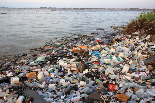 Søppel Stranden Forurensningsbegrep – stockfoto