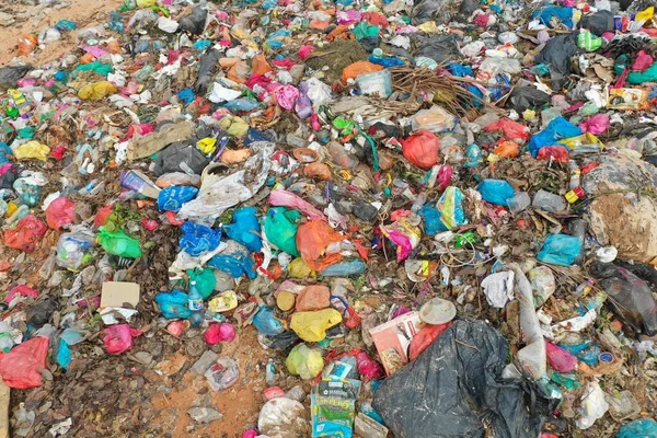 Recyclingkonzept Müllsäcke Mit Viel Unrat Hintergrund — Stockfoto