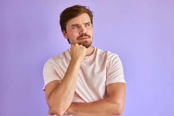 Retrato de homem caucasiano perplexo — Fotografia de Stock