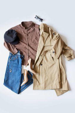 Kadın yatağı için klasik moda kıyafet