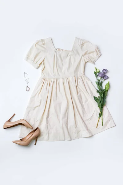 Felső nézet fehér party ruha — Stock Fotó