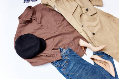 Kadın yatağı için klasik moda kıyafet