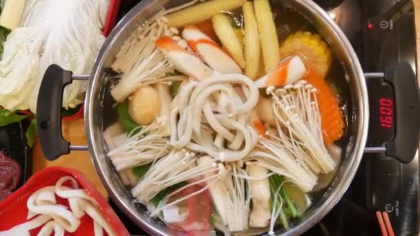 Nahaufnahme Shabu Suki Hot Pot — Stockvideo