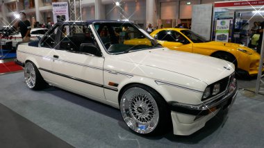 Bangkok - 4 Temmuz: Bangkok Uluslararası Auto Salon 2018, en büyük ve en görkemli modifiye otomobil ve otomobil aksesuarları show Bangkok, Tayland, modifiye Araba Fuarı.