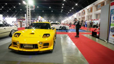 Bangkok - 4 Temmuz: Bangkok Uluslararası Auto Salon 2018, en büyük ve en görkemli modifiye otomobil ve otomobil aksesuarları show Bangkok, Tayland, modifiye Araba Fuarı.