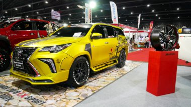 Bangkok - 4 Temmuz: Bangkok Uluslararası Auto Salon 2018, en büyük ve en görkemli modifiye otomobil ve otomobil aksesuarları show Bangkok, Tayland, modifiye Araba Fuarı.