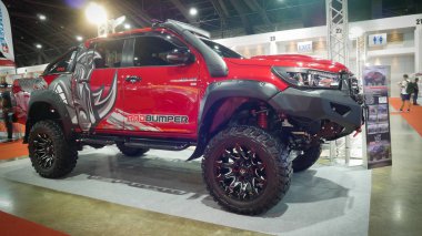 Bangkok - 4 Temmuz: Bangkok Uluslararası Auto Salon 2018, en büyük ve en görkemli modifiye otomobil ve otomobil aksesuarları show Bangkok, Tayland, modifiye Araba Fuarı.