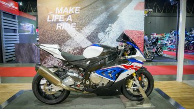 Bangkok - Temmuz 5: Bangkok Uluslararası Auto Salon 2018, en büyük ve en görkemli modifiye otomobil ve otomobil aksesuarları show Bangkok, Tayland, modifiye Araba Fuarı.