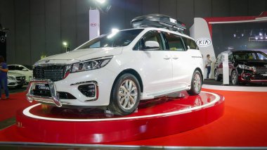 Bangkok - Temmuz 5: Kia Motor modifiye Araba Fuarı Bangkok Uluslararası Auto Salon 2018, en büyük ve en görkemli modifiye otomobil ve otomobil aksesuarları Haritayı Bangkok, Tayland.
