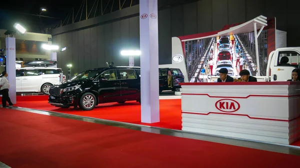 7月5日 起亚汽车改装汽车展在曼谷国际汽车沙龙 2018 最大和最宏伟的改装汽车和汽车配件显示在曼谷 — 图库照片