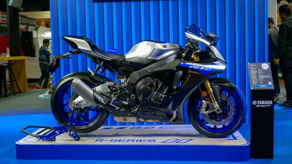 Bangkok - Temmuz 5: Bangkok Uluslararası Auto Salon 2018, en büyük ve en görkemli modifiye otomobil ve otomobil aksesuarları show Bangkok, Tayland, modifiye Araba Fuarı.