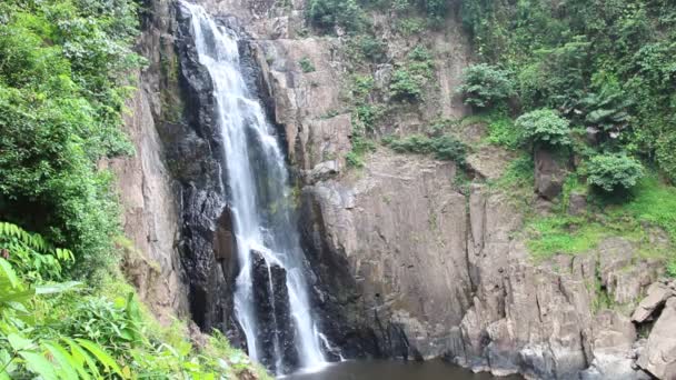 Haew Narok Waterfall Στο Εθνικό Πάρκο Khao Yai Ταϊλάνδη — Αρχείο Βίντεο