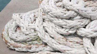 Balıkçı tekneleri için kullanılan ip ve yolcu gemileri