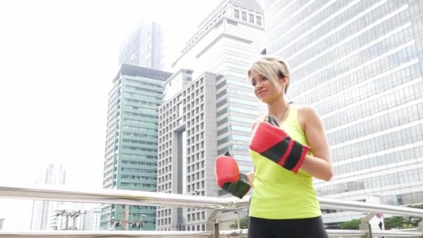 Portrait Young Sports Woman Training Boxing City Background — Stock Video