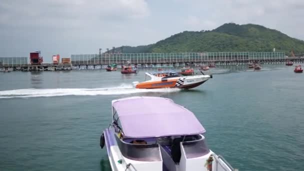Chon Buri Thailand Okt 2018 Motorbåt Chon Buri Provinsen Thailand — Stockvideo