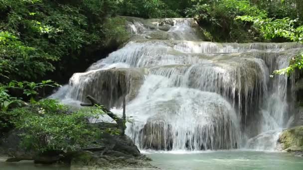Водопад Западу Таиланда Водопад Эраван — стоковое видео