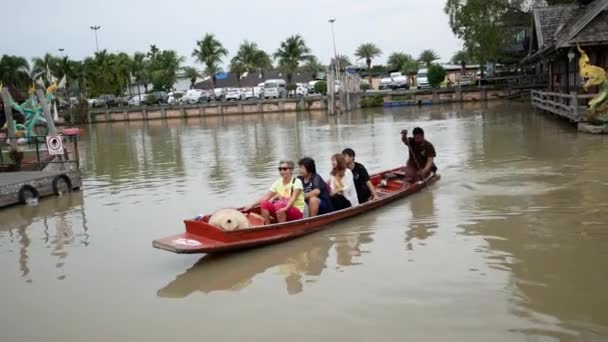 Pattaya Tajlandia Listopada 2018 Pattaya Pływający Targ Czterech Regionów Mają — Wideo stockowe