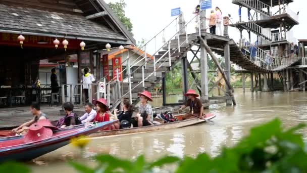 泰国芭堤雅 2018年11月10日 芭堤雅水上市场四个地区 它有传统的商业船购物食品和纪念品在芭堤雅省 — 图库视频影像