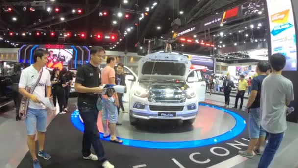 タイ国際自動車エキスポ 2018 でディスプレイ上の新しい車 — ストック動画