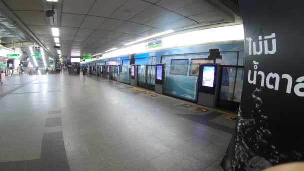 Bangkok Tailandia Diciembre 2016 Pasajeros Que Viajan Estación Tren Siam — Vídeo de stock