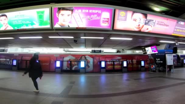 Bangkok Thailand December 2016 Passengers Traveling Siam Sky Train Station — Stock Video