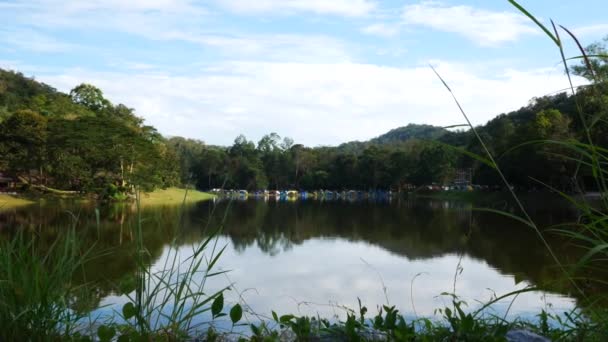 Utrymme För Tält Nära Reservoaren Saraburi Provinsen Thailand — Stockvideo