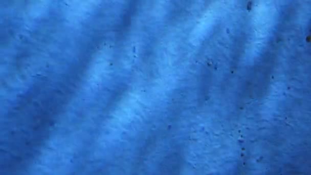 Υποβρύχια Φως Αντανακλά Στην Δεξαμενή Νερού — Αρχείο Βίντεο