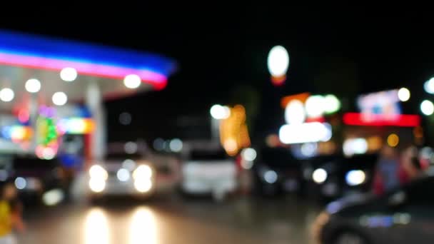 Posto Gasolina Desfocado Com Carros Pessoas Natal Festival Luz — Vídeo de Stock