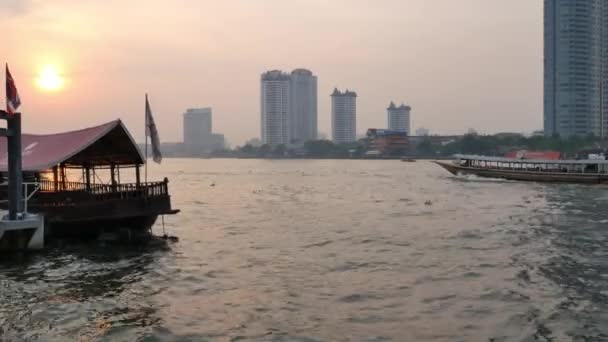 Bangkok Thailand January 2019 Close Passenger Ship Sunset Background River — стоковое видео
