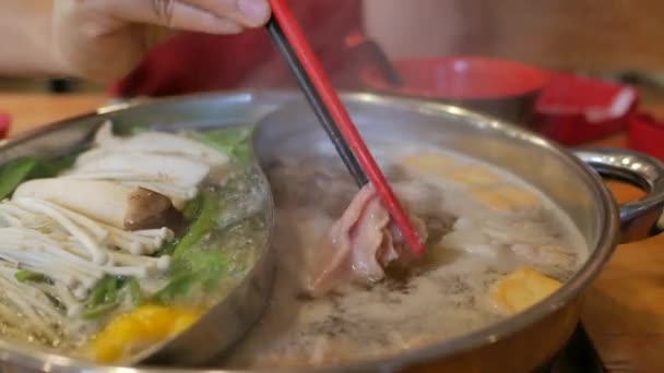 Gros Plan Shabu Suki Hot Pot — Video