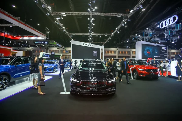 Neuwagen auf der 40. Internationalen Automobil-Ausstellung — Stockfoto