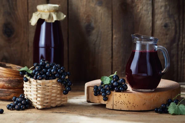 Nyplockade Hemodlade Svarta Vinbär Och Hemmagjord Svarta Vinbär Sylt — Stockfoto