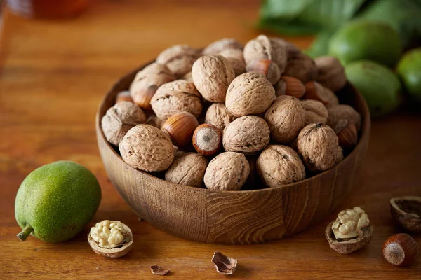 Bowl Walnuts Hazelnuts Wooden Table — Stock Photo, Image