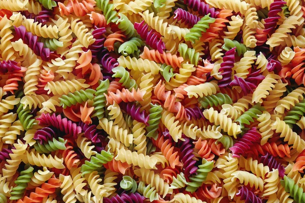 Multi gekleurde Fusilli twirls pasta — Stockfoto