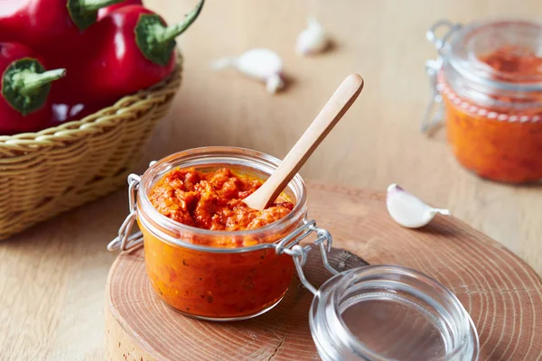 Közlenmiş Kırmızı Biber Relish (Ajvar) — Stok fotoğraf