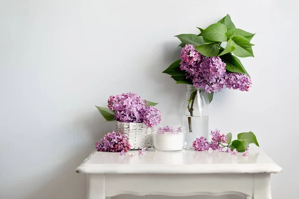 Lilac On The Table — Stock Photo, Image