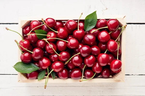 Fresh Ripe Sweet Cherries Small Wooden Crate White Table — Stock Photo, Image