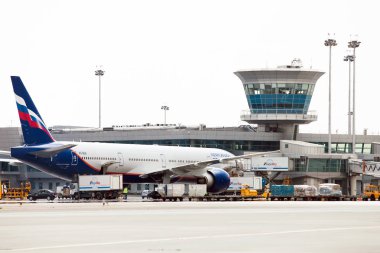 Moskova, Rusya - 29 Haziran 2018: Uçak Boeing 777 Aeroflot Rus Sheremetyevo Havaalanı yer hizmetleri tarafından hizmet verilen hava yolları