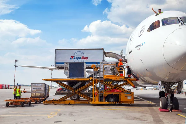 Moskva Rusko Června 2018 Načítání Služeb Letadlo Boeing 787 Dreamliner — Stock fotografie