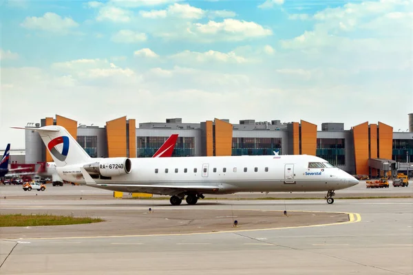 Москва Россия Июня 2018 Года Самолет Bombardier Crj 200Lr Оао — стоковое фото