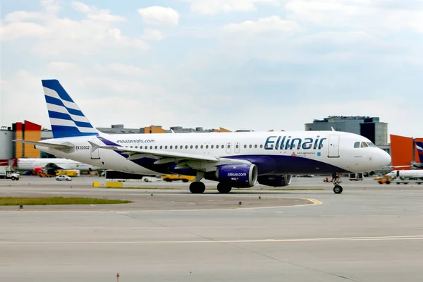 Москва Россия Июня 2018 Года Самолет Airbus A320 Авиакомпании Ellinair — стоковое фото