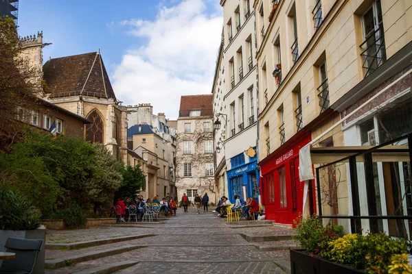 Paris Fransa Mart 2019 Nsanlar Küçük Şehir Caddesinde Yürüyor Dinleniyorlar — Stok fotoğraf