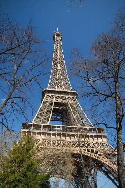 Eiffeltornet Soliga Vårdagen Paris Frankrike — Stockfoto