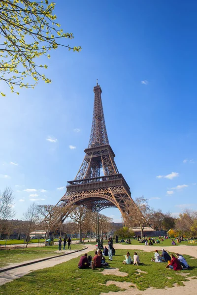 Utsikten Över Eiffeltornet Från Parken Våren Paris Frankrike — Stockfoto